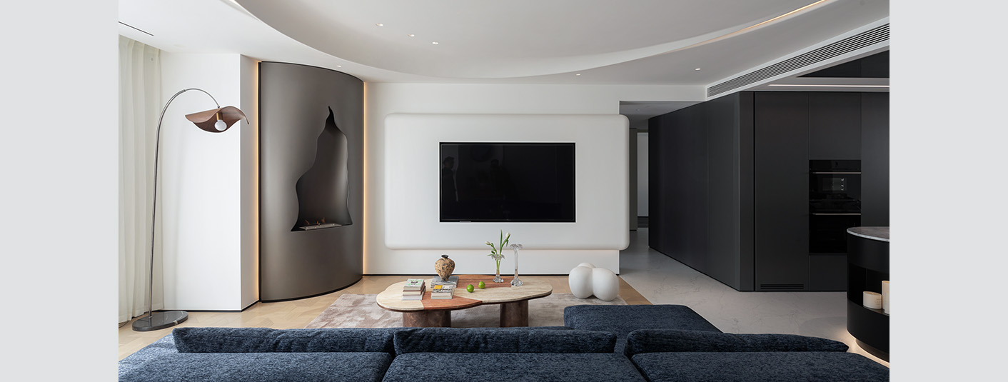 ������ �ν���300�O�˿̣�