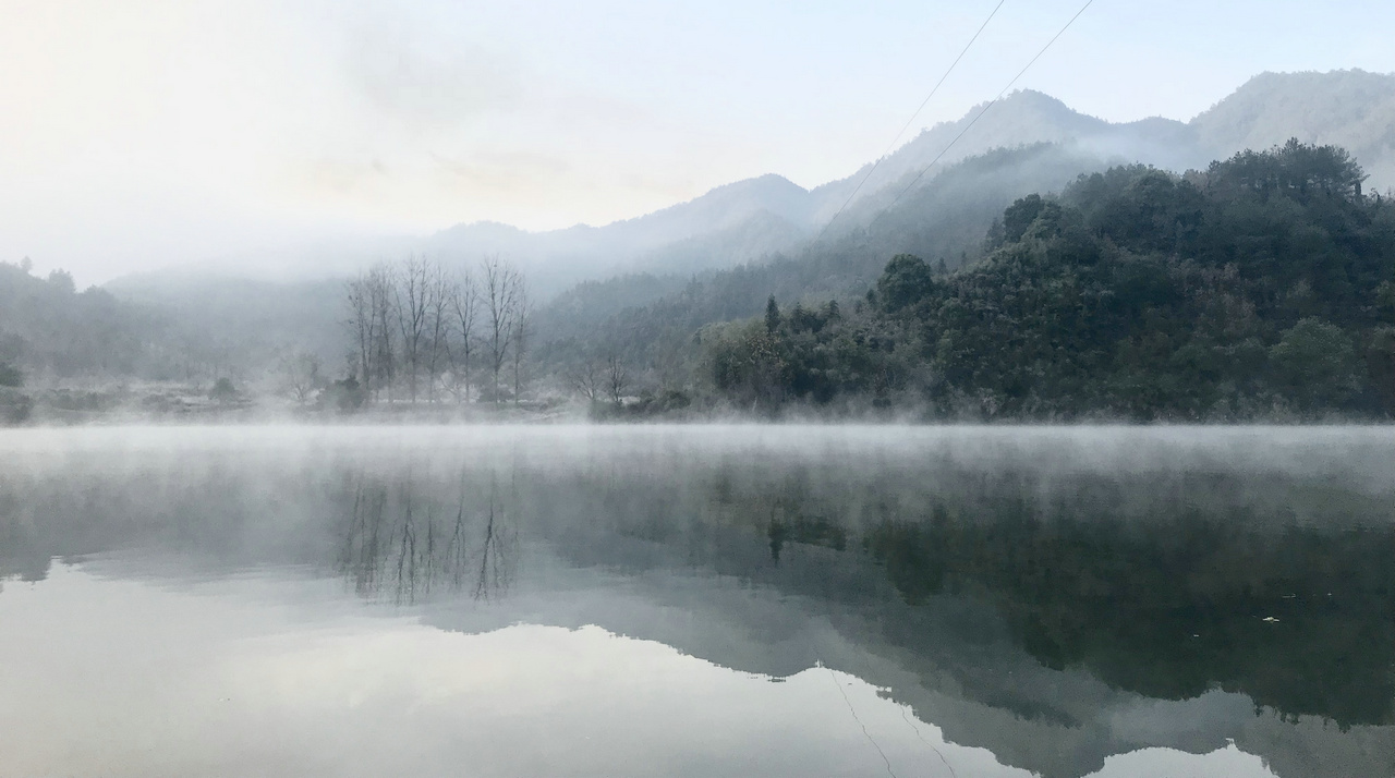 晨起雾里看山，，，，，天黑枕水而眠_哈尔滨必赢776net装饰|98年建设|专注工装设计20年|善于旅馆宾馆 餐饮阛阓 办公室等项目的设计与施工