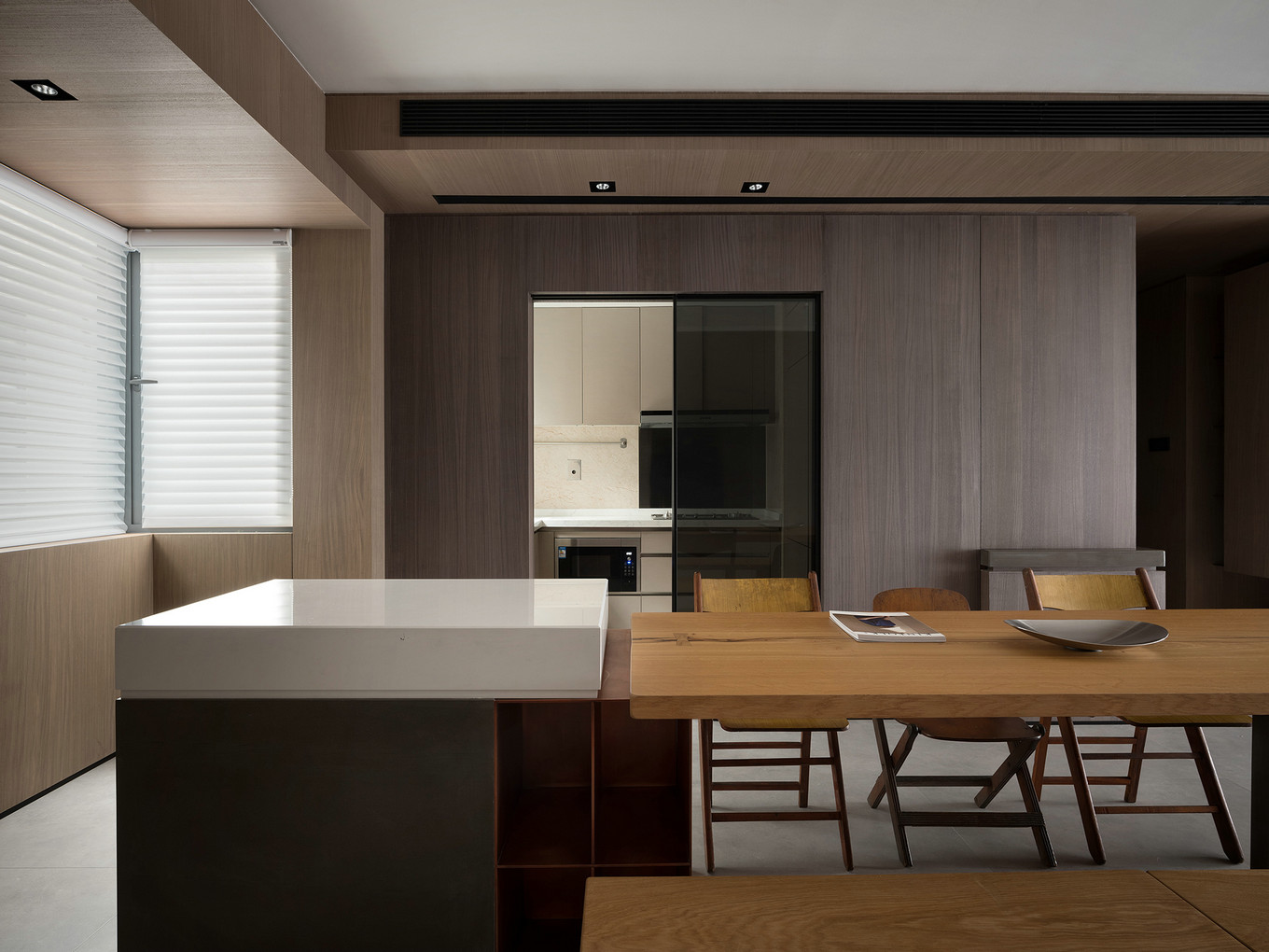 05  dining room.jpg