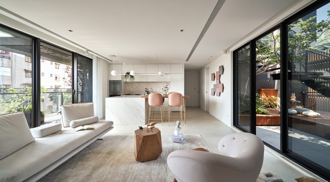  在郁郁绿意簇拥下，来场自空间到内在的平衡流动  