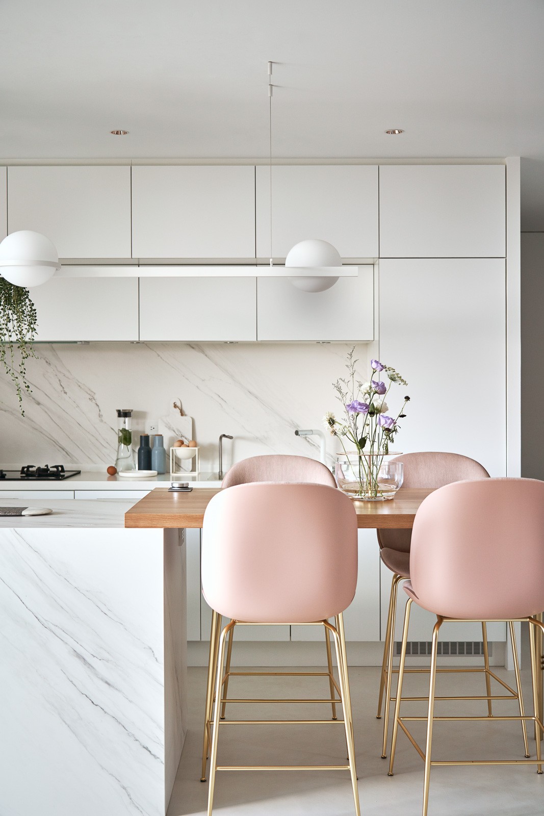  在郁郁绿意簇拥下，来场自空间到内在的平衡流动  