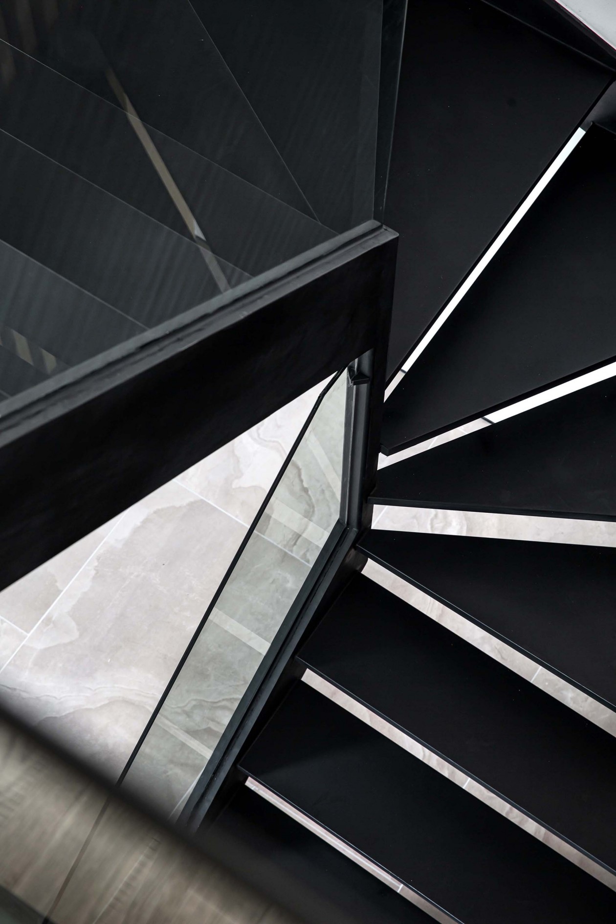 翩翩起舞的黑白键 