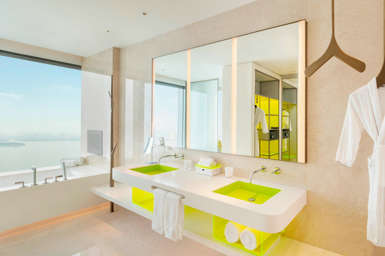 041-W-Suzhou-Luxury-Hotel-Suzhou-China-Fantastic-Suite-Bathroom.jpg