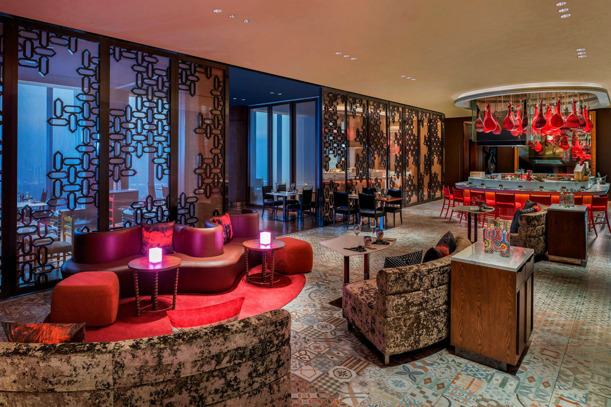 074-W-Suzhou-Luxury-Hotel-Suzhou-China-Toro-Loco-main-dining-room.jpg