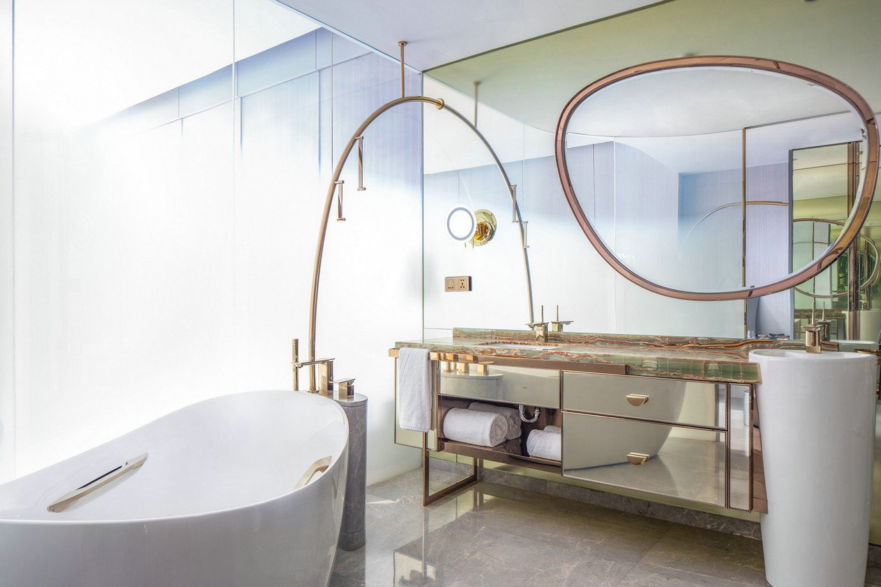 031-W-Chengdu-Luxury-Hotel-Chengdu-China-Spectacular-Bathroom.jpg
