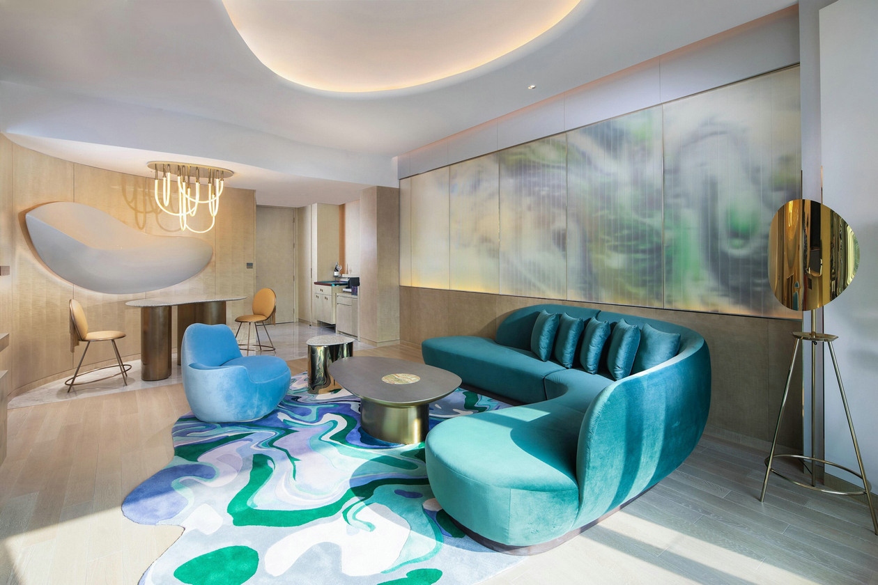 029-W-Chengdu-Luxury-Hotel-Chengdu-China-Fantastic-Suite-Living-Area.jpg