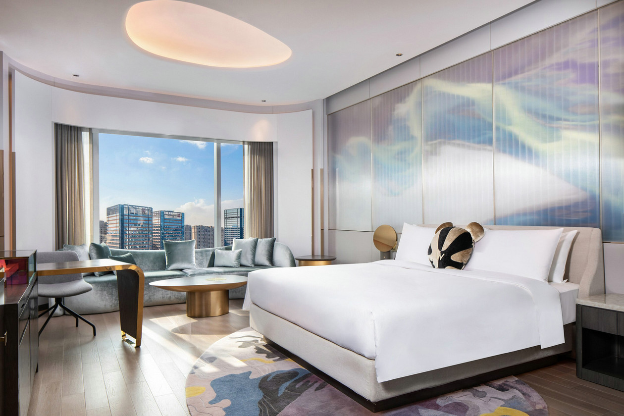 033-W-Chengdu-Luxury-Hotel-Chengdu-China-Spectacular-Room-King.jpg