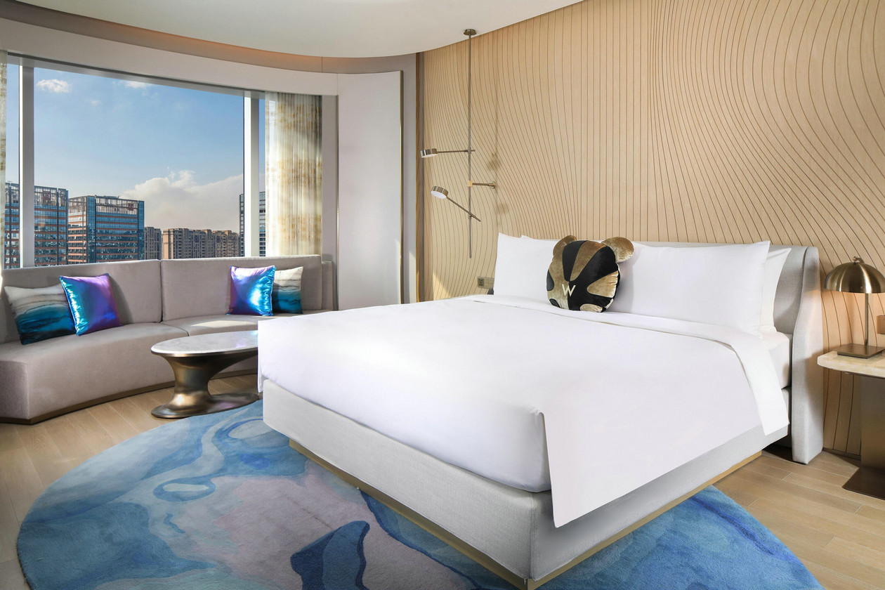 043-W-Chengdu-Luxury-Hotel-Chengdu-China-WOW-Suite.jpg