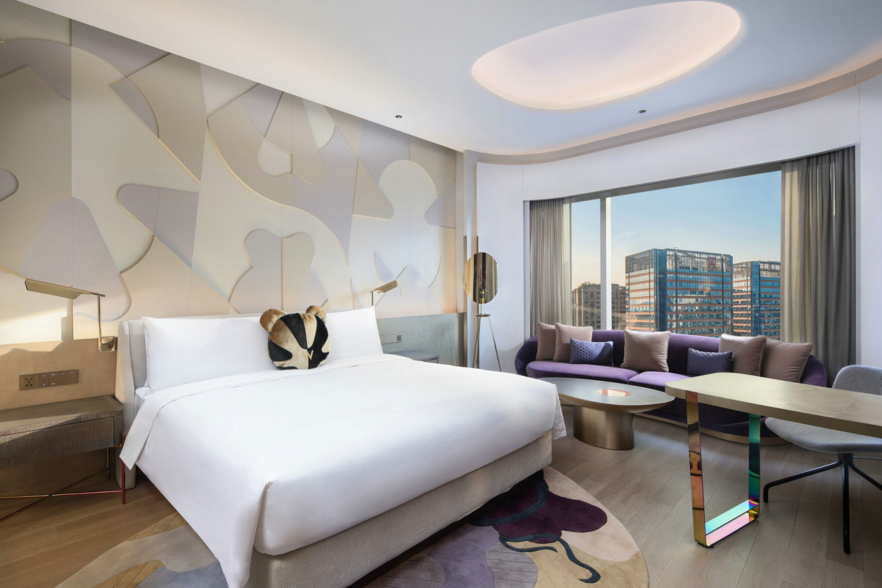 041-W-Chengdu-Luxury-Hotel-Chengdu-China-Wonderful-Room-King.jpg