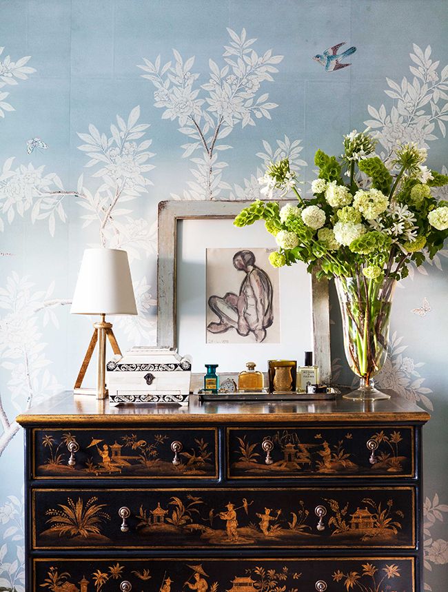 mark-d-sikes-bedroom-veranda-magazine.-love-the-dresser-and-propping.jpg