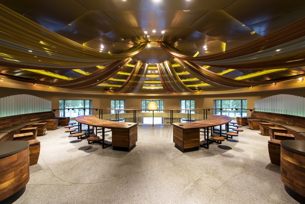 starbucks_disneytown_china_3jpg.jpg