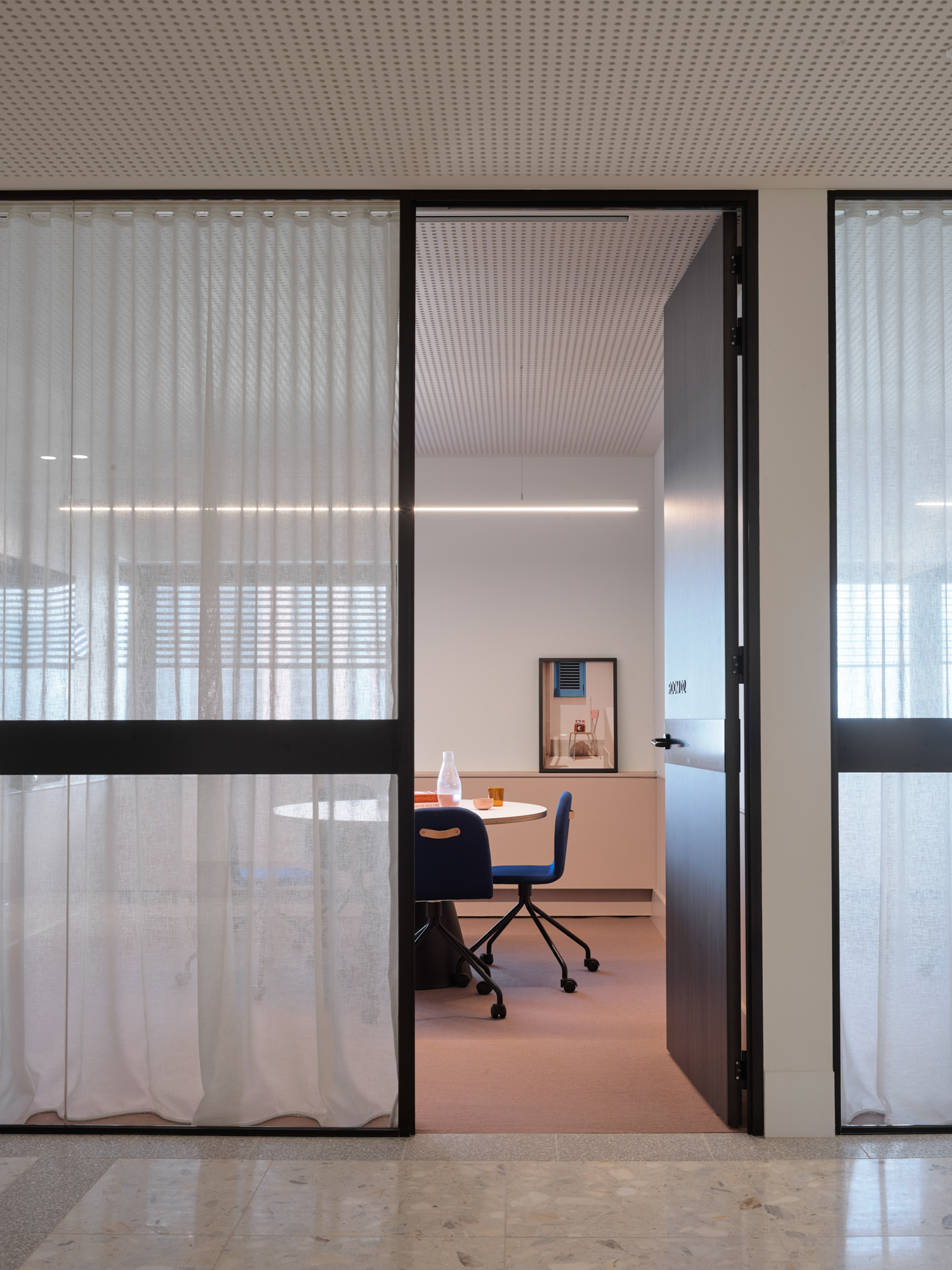 Vida-Glow-HQ-by-ArentPyke-Issue-11-Commercial-Feature-The-Local-Project-Image-11.jpg