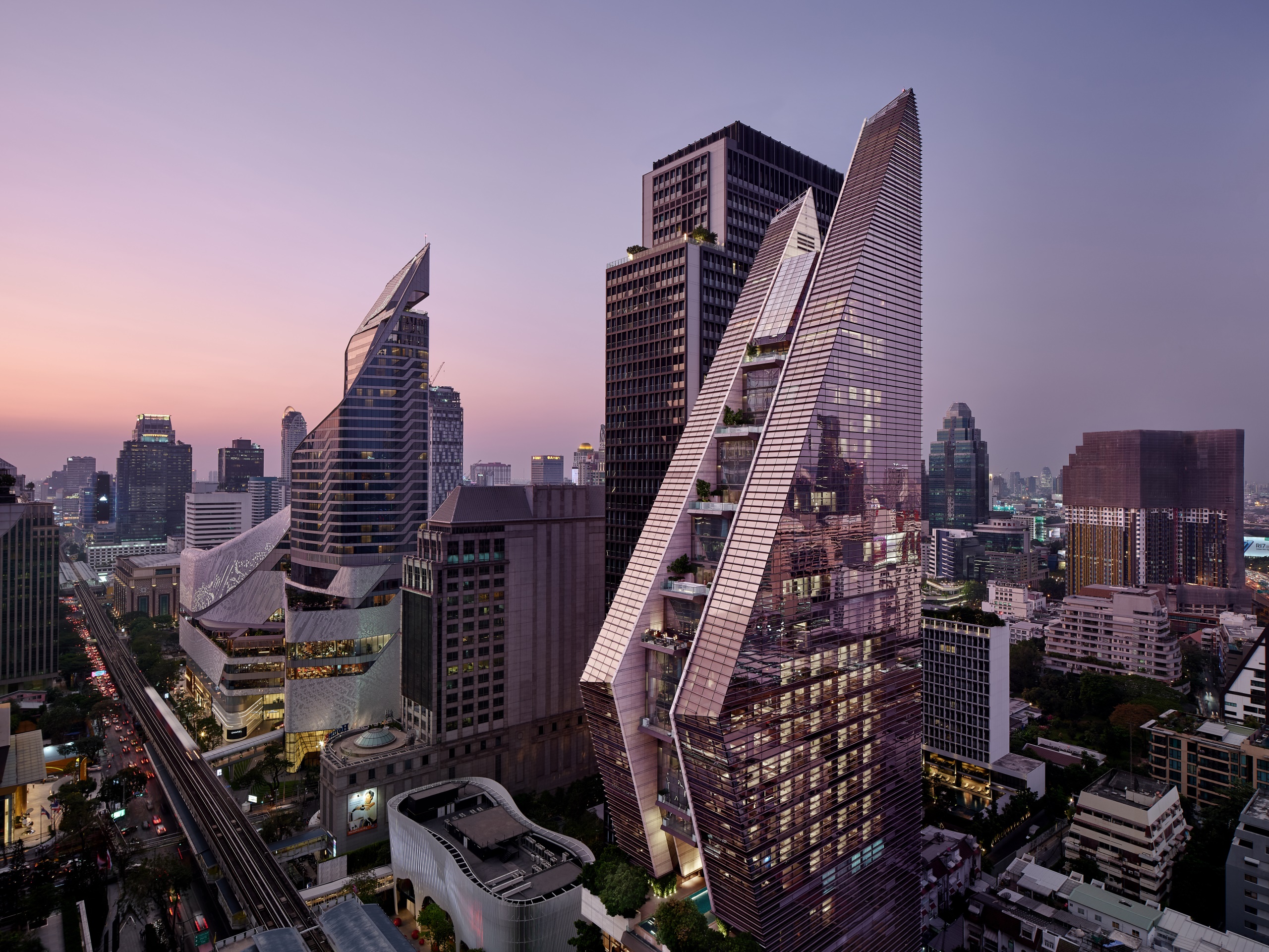RWBKK_Exterior_Facade.jpg