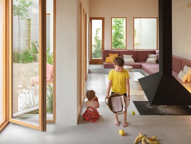 AN OASIS THAT RECLAIMS INTROSPECTIVE ARCHITECTURE