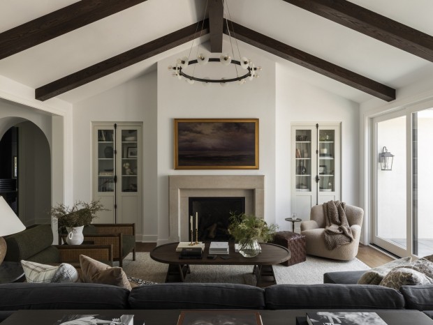 Henri InteriorsحModern Tudor