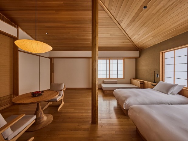 Azuma Farm Koiwai�����ϴ�ʼ�� Adrian Zecha ���´���