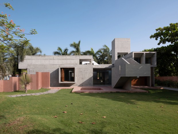 ROOMOOR | Monastic Field House