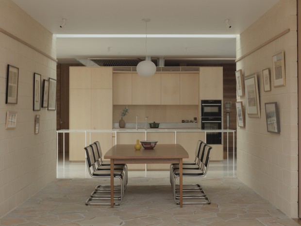 Office MI��JI | A Courtyard House