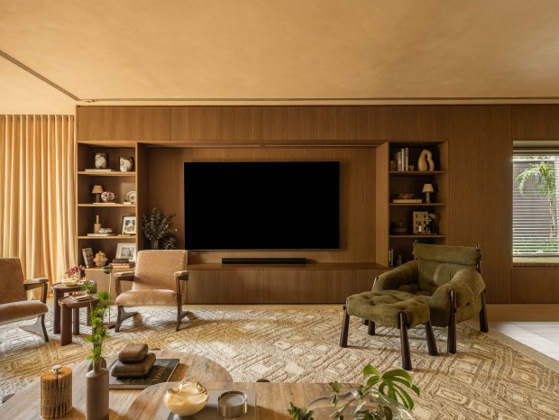 SUITE | FEB סլ