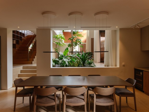 Super AssemblyحIn-Between House