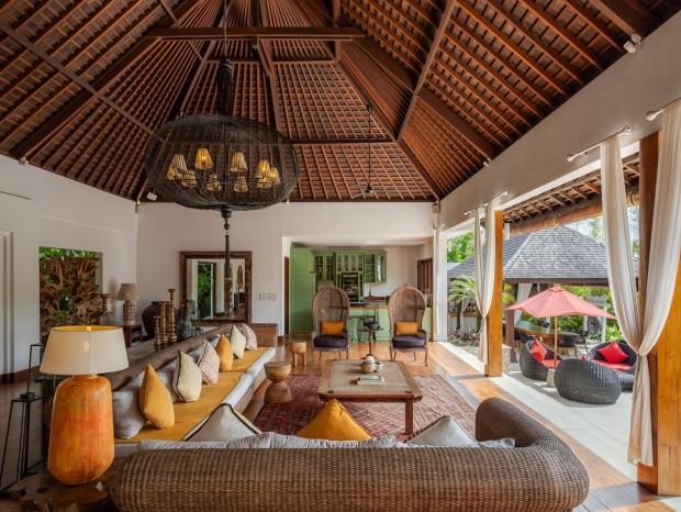 ���嵺����Ȼ���ݵ���ɫ�������