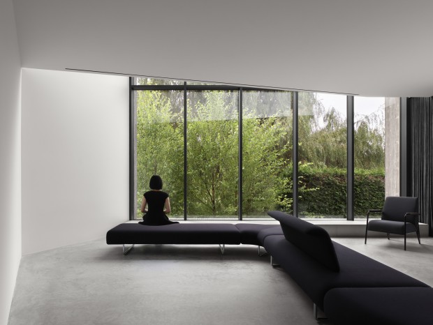 Mcleod Bovell ModernحRe-folded House