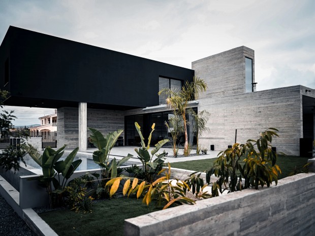 VA HOUSE | Plainness