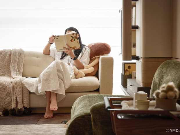 ǰľϵСլŮֵܰͱӻУ