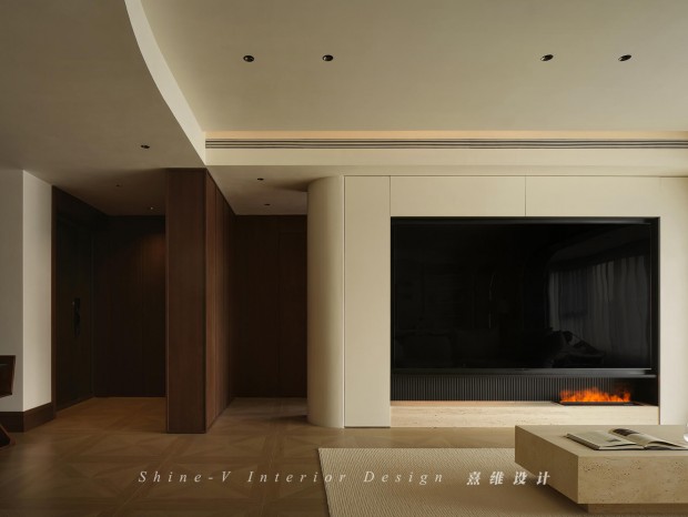 ά | 黹