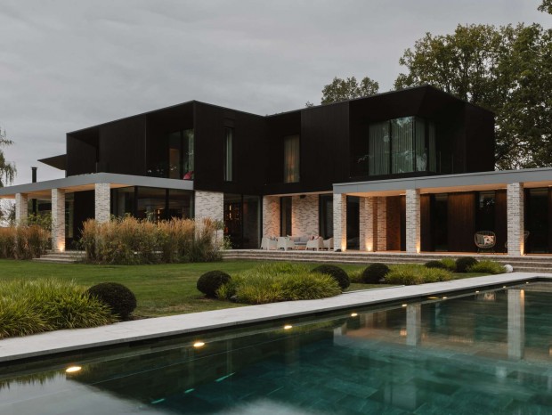 Des Ewing ح Seer Green House