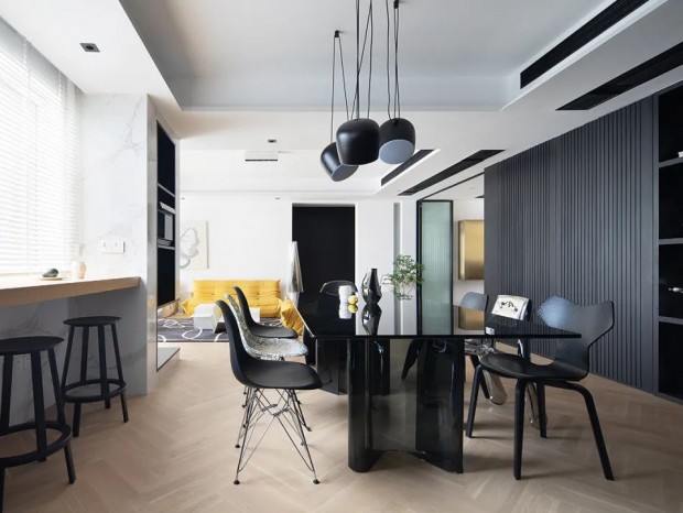 �ִ��磬�����ɫ����ǫ�������