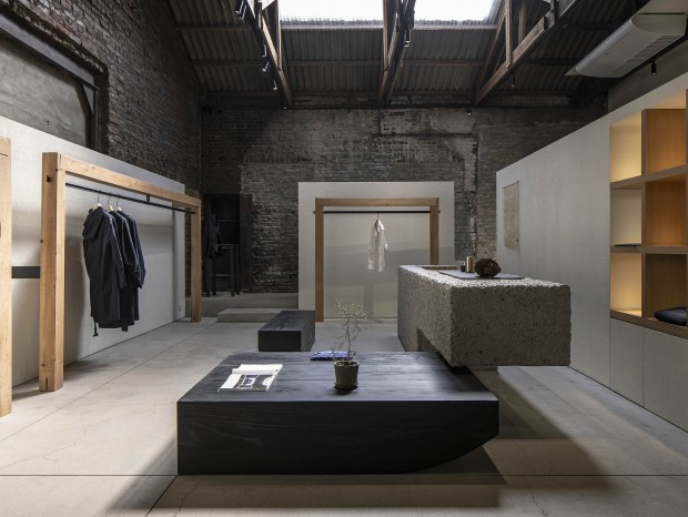 T-FP |  DOCUMENT Flagship Store