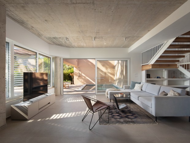 Konzola Arhitektura | House under the pines