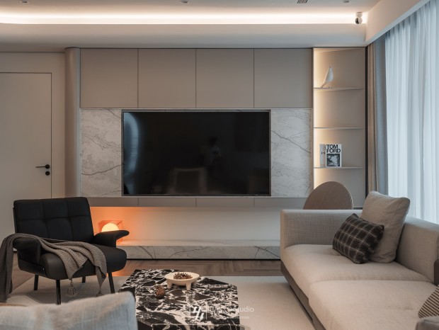 Bazzo Studio | 186Oִ