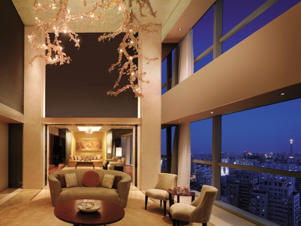 �Ƶ����Ӧ��������г�Խ��ʶ