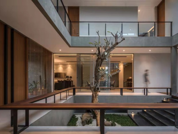 �и���Ȥ�ռ��뼫�������ı������