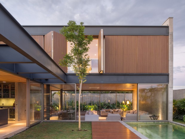 Estdio MRGB | Ribas House