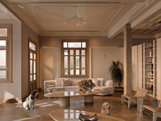 Escapefromsofa | 181 House