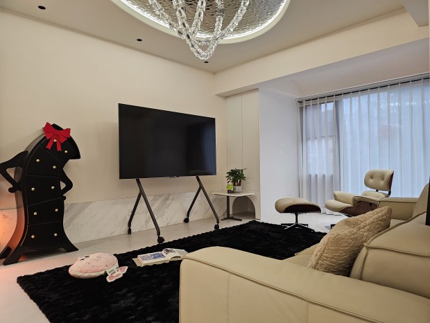 |X HOUSE