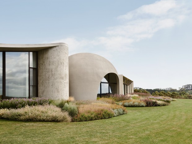 Leeton PointonHouse on a Hill