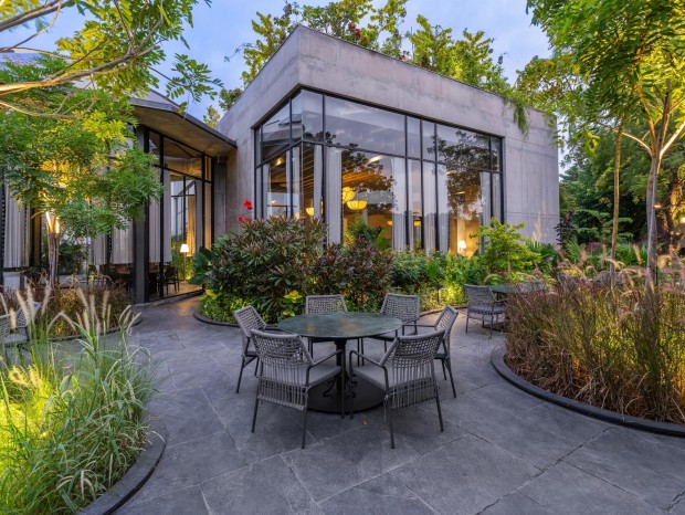 Hiren Patel Architects  | K s Verandah