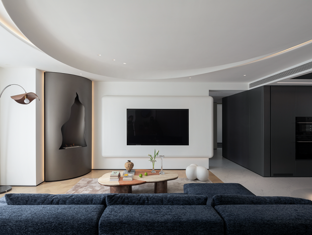 ������ �ν���300�O�˿̣�