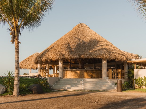 Rosa Jamaica Beach Club  |  Gris Arquitectura