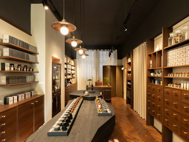 Neutra Architects--��צBlack Paw��