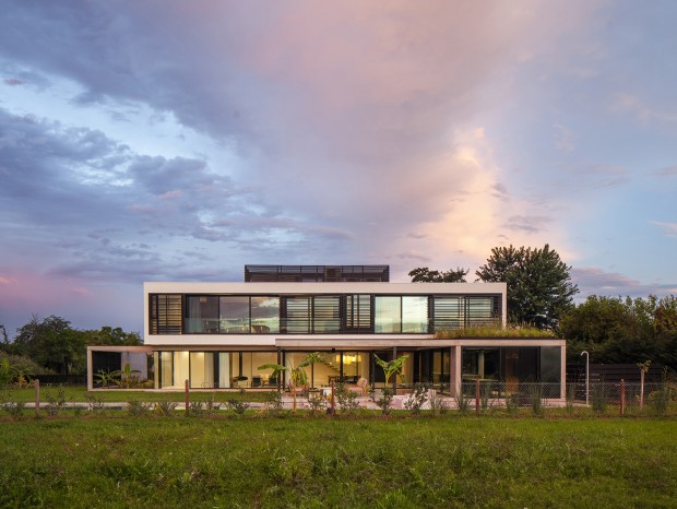 Estudio GMARQ��GJ HOUSE